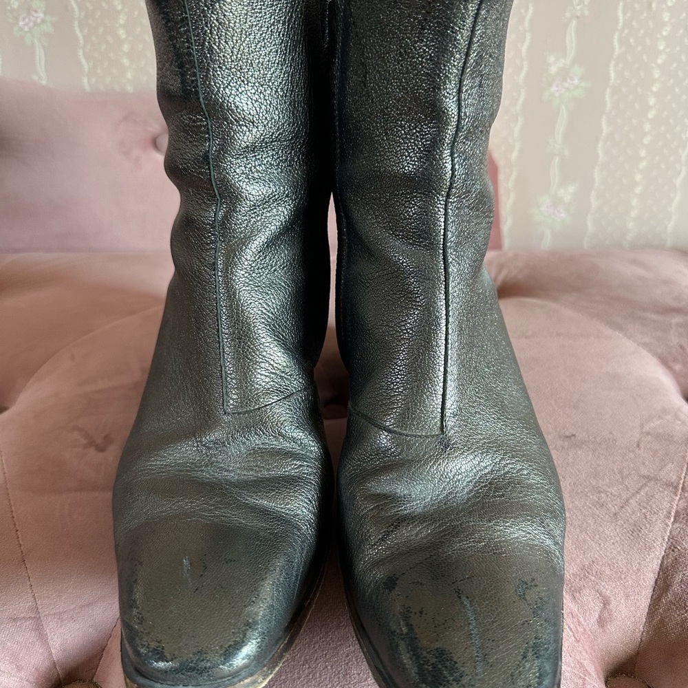 Saint Laurent Wyatt Chelsea Boots - Metallic Silver | Size 42 - Picture 2 of 8